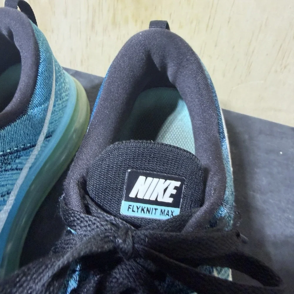 NIKE 2015 AIR MAX FLYKNIT BLUE LAGOON AND BLACK SIZE 11.5 MEN